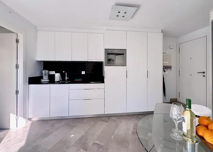 Apartment Modern Near The Sea