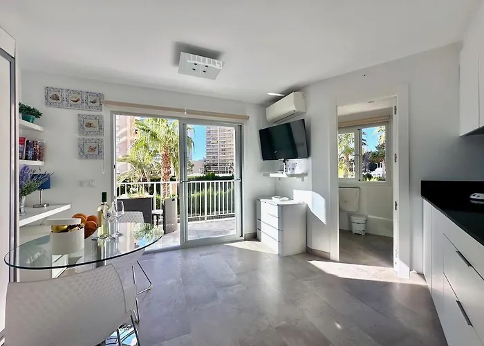 Modern Near The Sea Apartment *