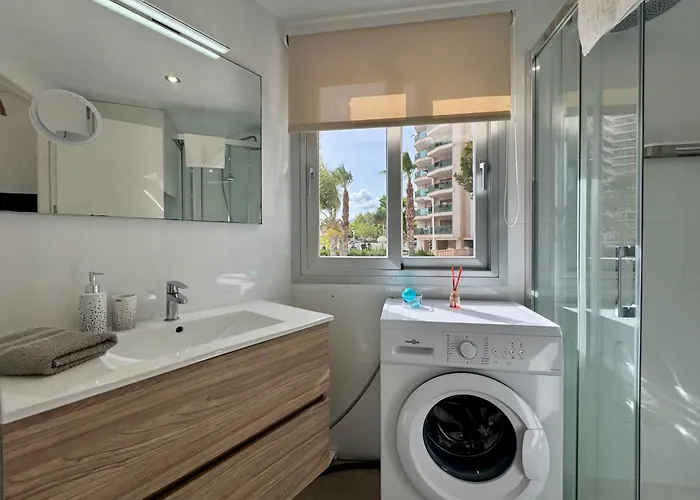 Apartment Modern Near The Sea